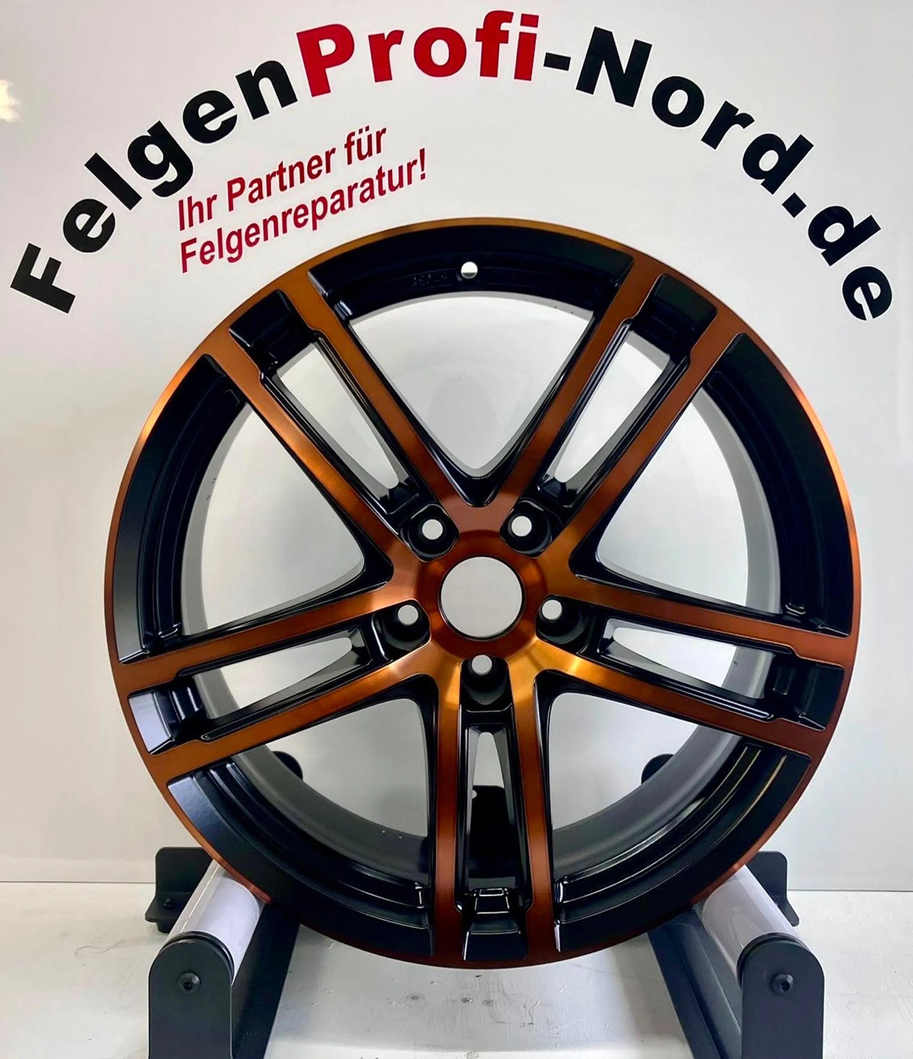 Infiniti Felge nach CNC-Bearbeitung und Rauch-Lasur