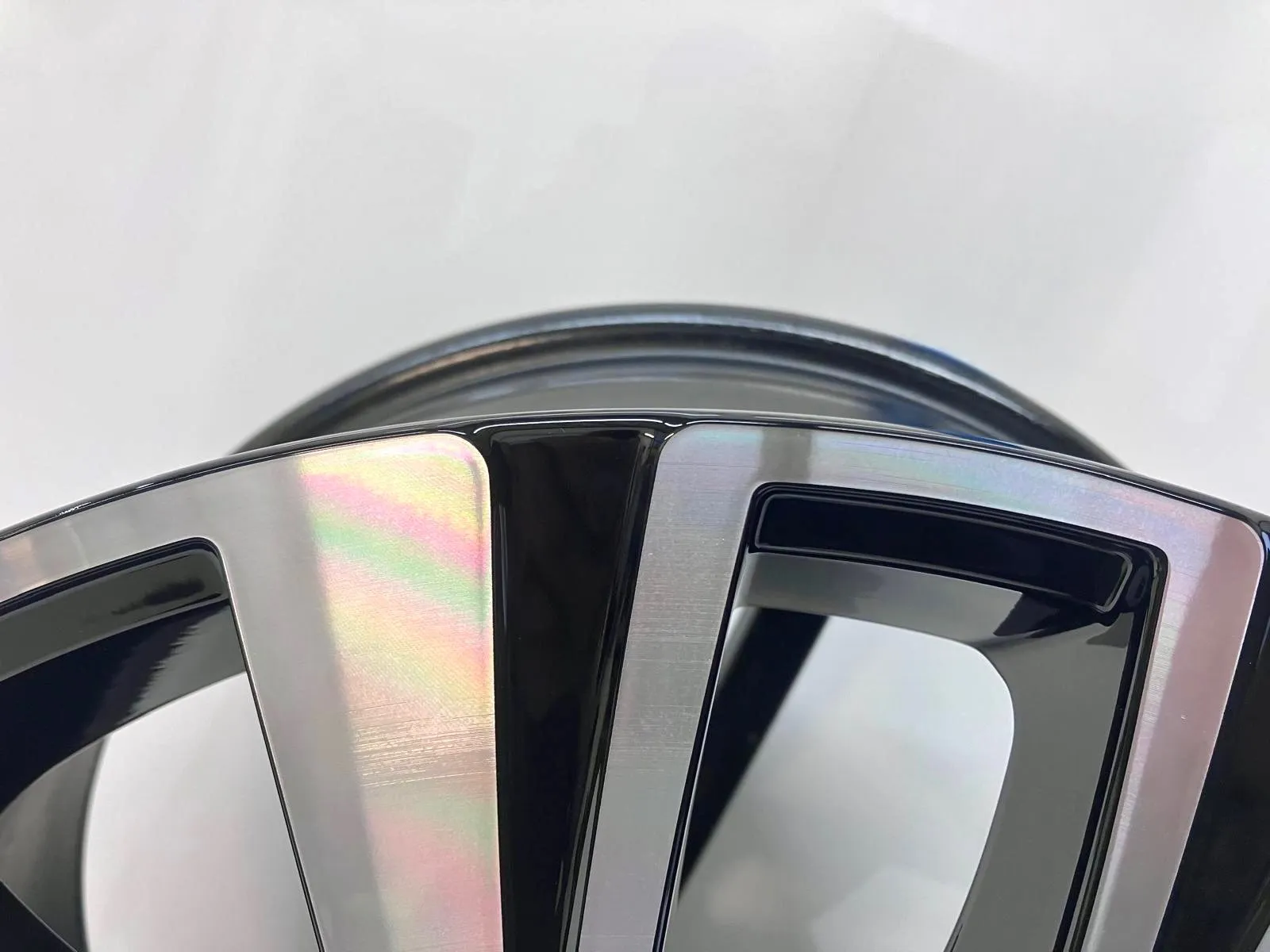 Mercedes Felge Detail nach CNC-Aufbereitung